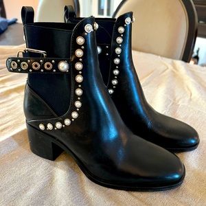 Zara size 8 pearl leather biker booties